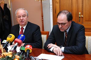 Andrej Bajuk, Mitja Gaspari